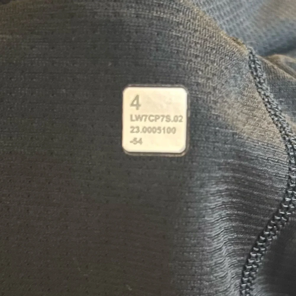 LULULEMON Fast and Free High-Rise Classic-Fit Split Short 3inch - Picture 4 of 4